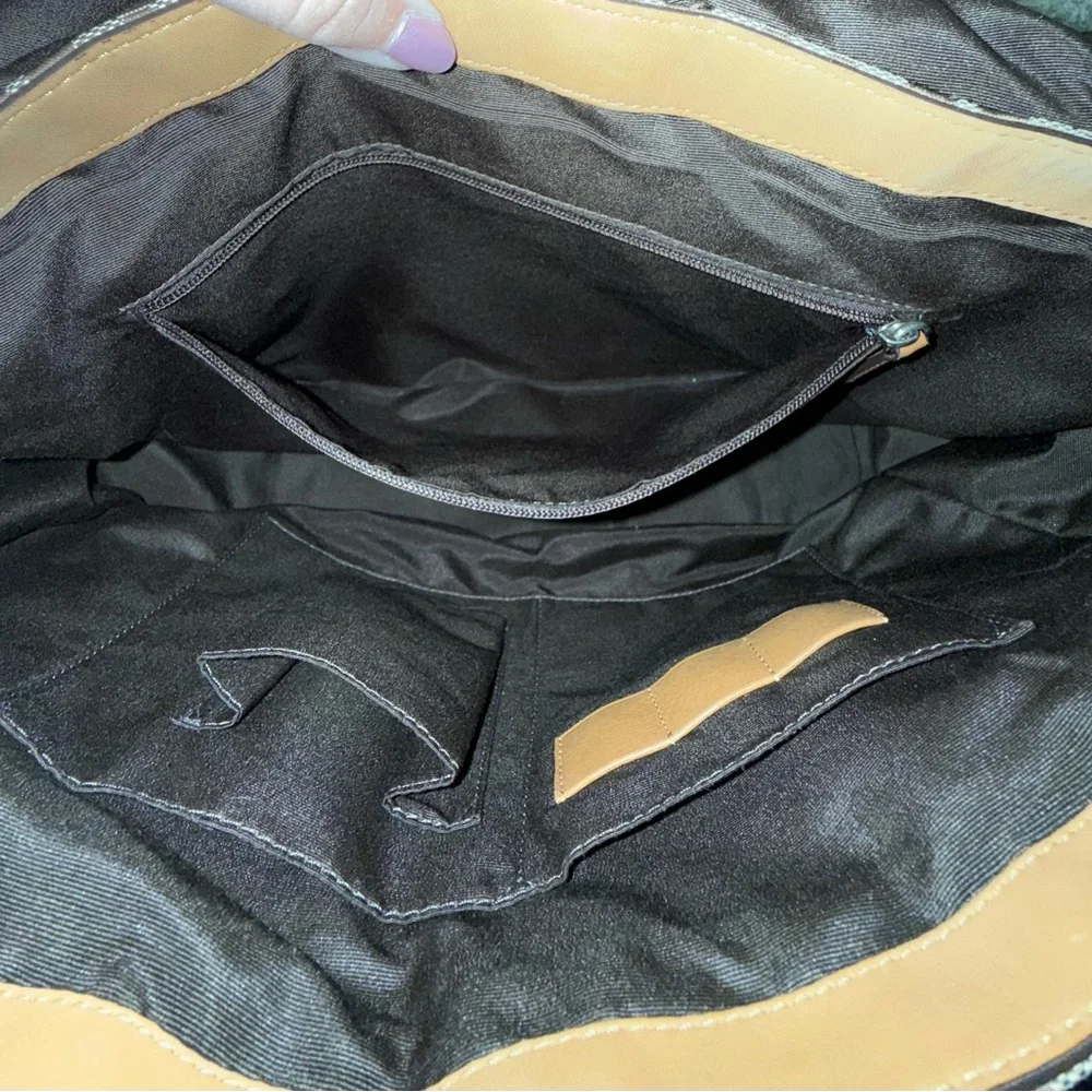 Coach Signature Voyager Messenger Bag No J0968-F70183 Tan, Beige, & Brown - Picture 13 of 16